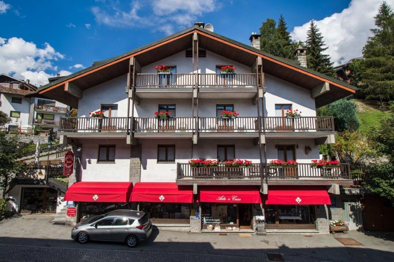 Hotel Meuble Meridiana Valtournenche Exterior photo