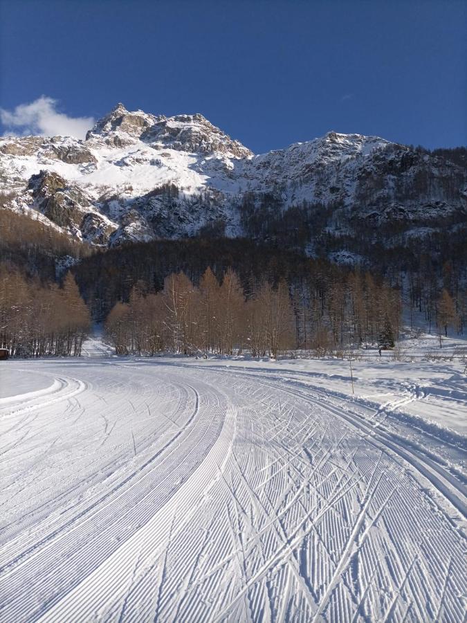 Hotel Meuble Meridiana Valtournenche Exterior photo