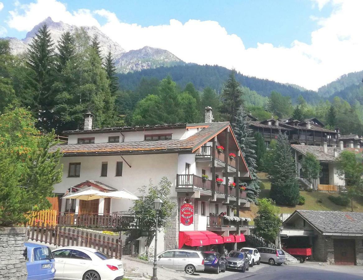 Hotel Meuble Meridiana Valtournenche Exterior photo